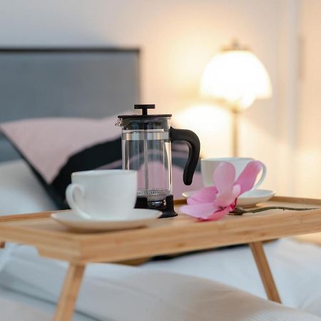 Deluxe Mtp Apartments Matejki By Noclegi Renters พอซนาน ภายนอก รูปภาพ
