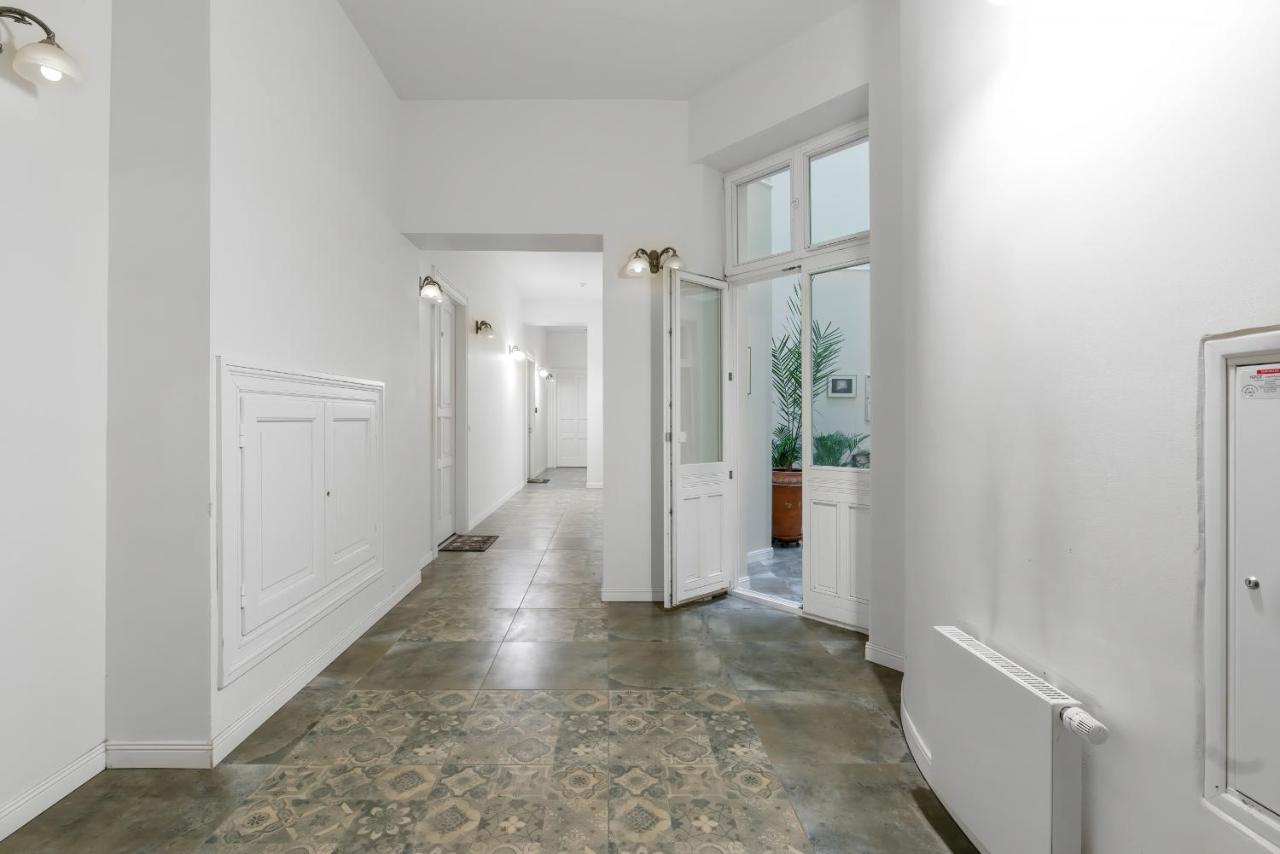 Deluxe Mtp Apartments Matejki By Noclegi Renters พอซนาน ภายนอก รูปภาพ