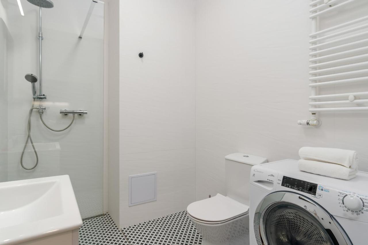 Deluxe Mtp Apartments Matejki By Noclegi Renters พอซนาน ภายนอก รูปภาพ