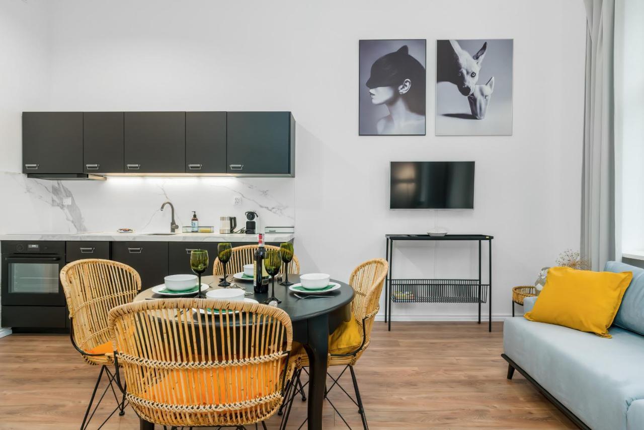Deluxe Mtp Apartments Matejki By Noclegi Renters พอซนาน ภายนอก รูปภาพ