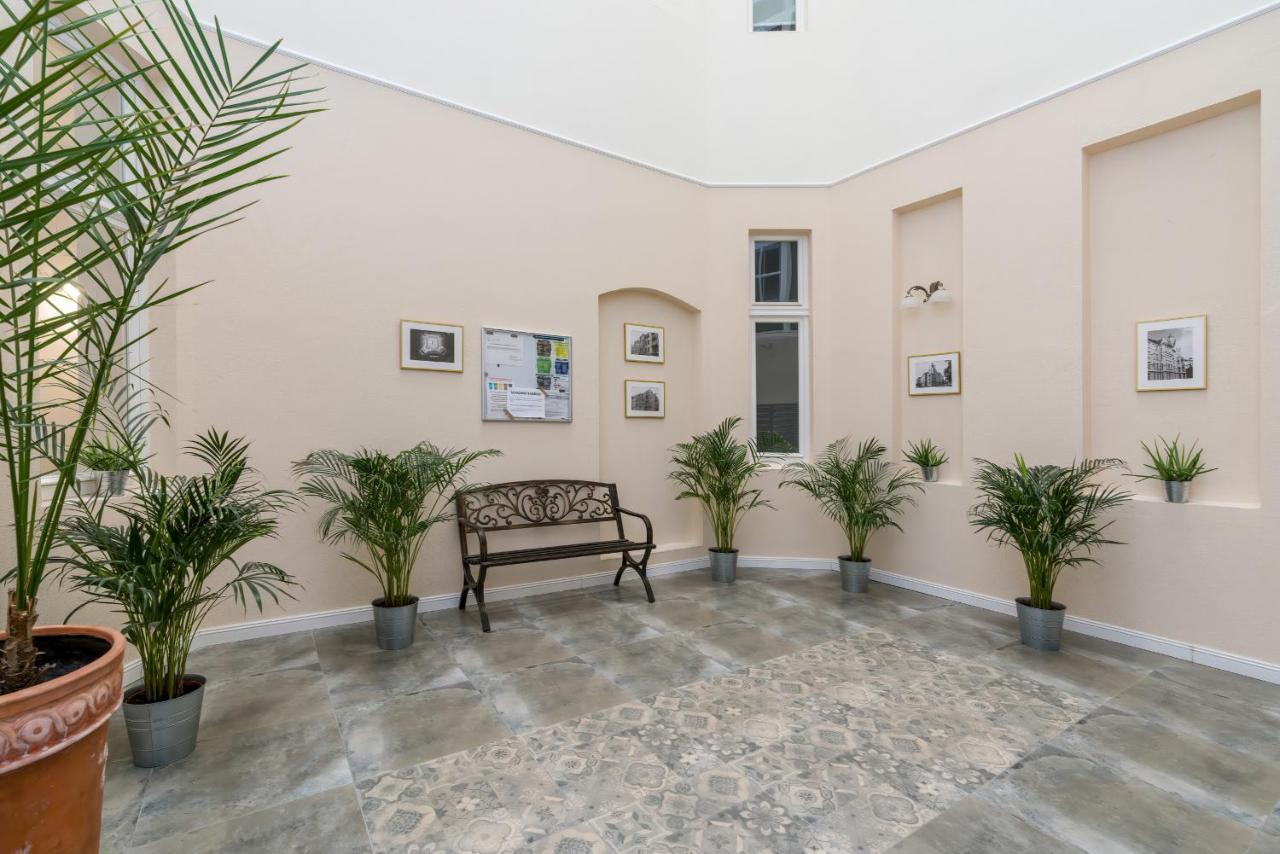 Deluxe Mtp Apartments Matejki By Noclegi Renters พอซนาน ภายนอก รูปภาพ