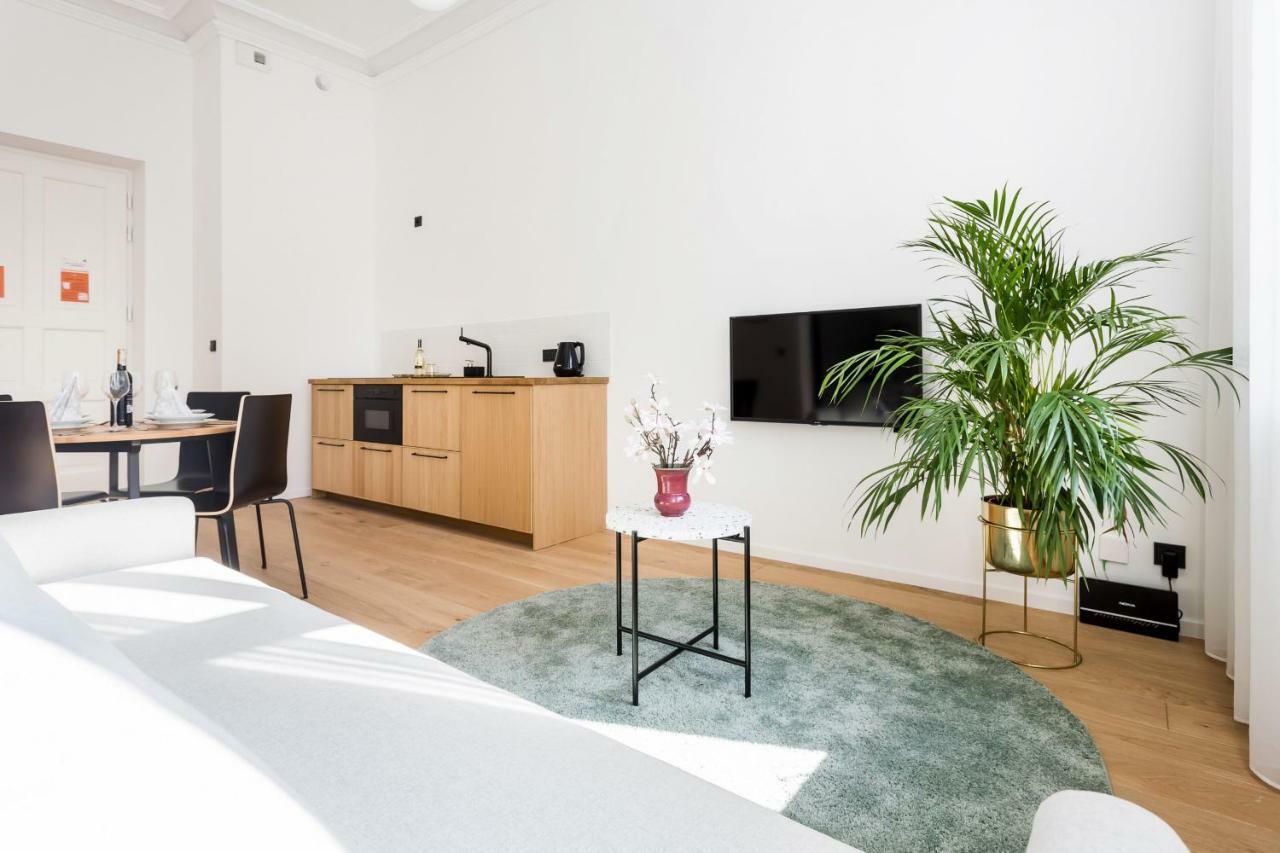 Deluxe Mtp Apartments Matejki By Noclegi Renters พอซนาน ภายนอก รูปภาพ